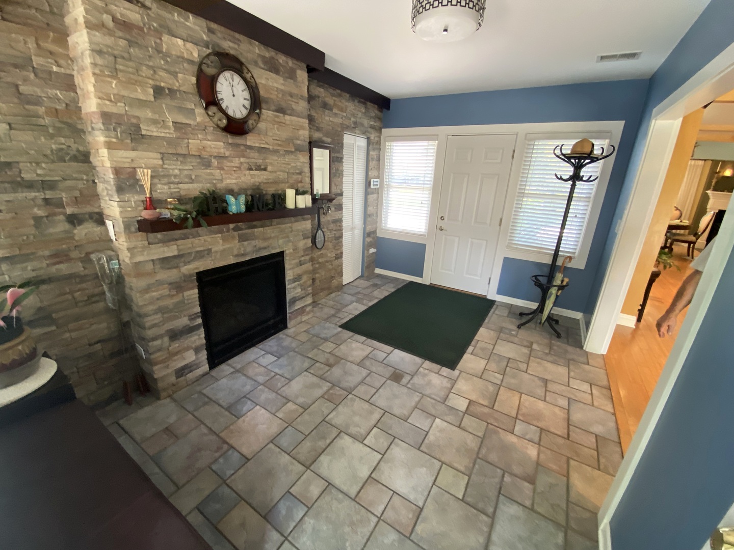 7304 W 108th Street, Worth, IL 60482