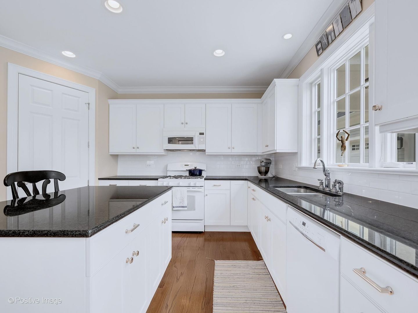 608 CADILLAC Drive, Wheaton, IL 60187