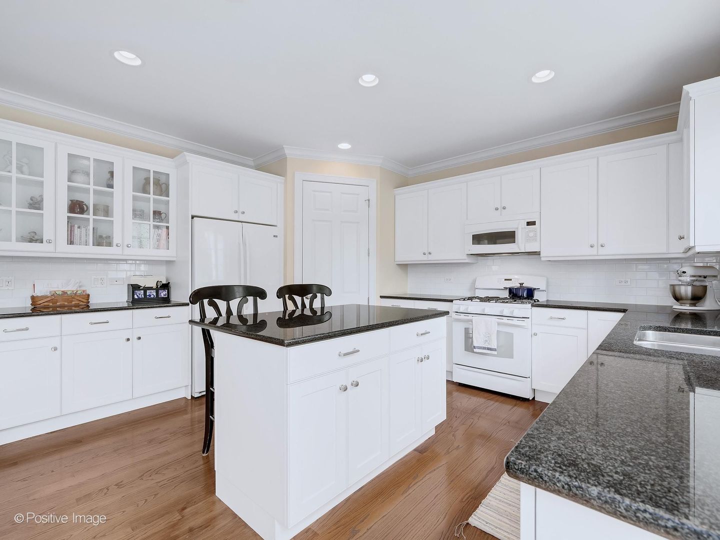 608 CADILLAC Drive, Wheaton, IL 60187