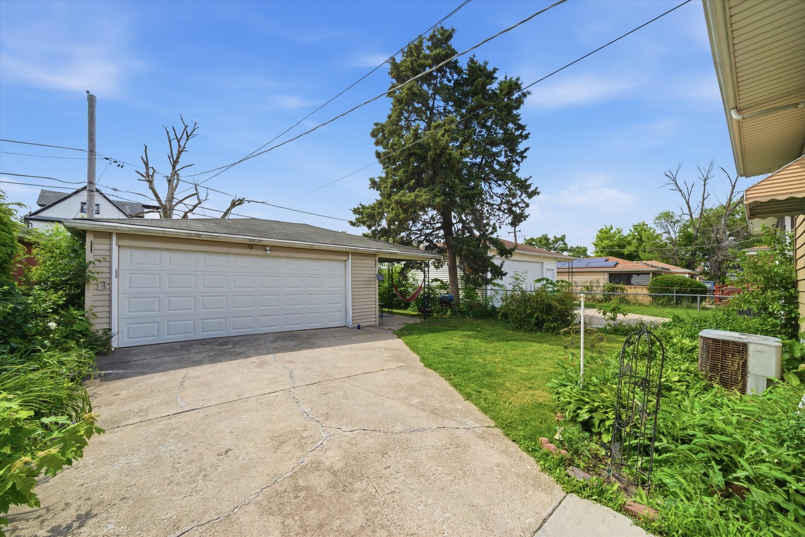 134 S 16th Avenue, Maywood, IL 60153