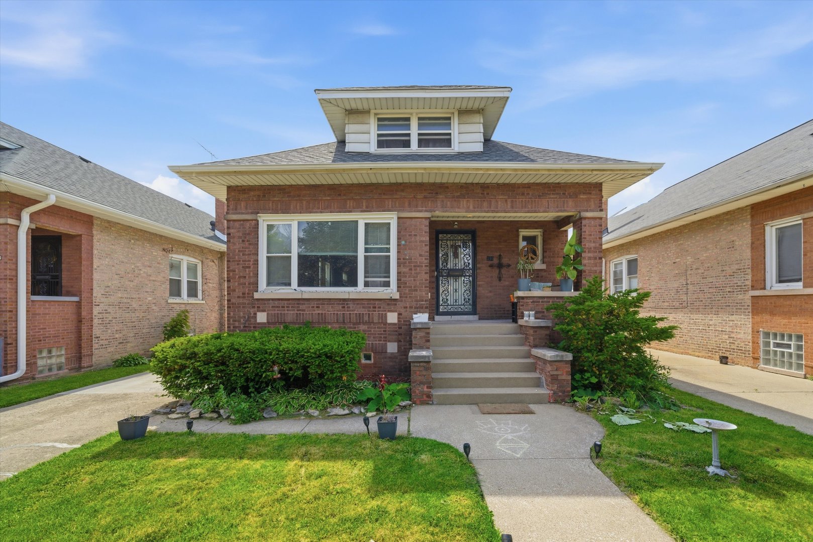134 S 16th Avenue, Maywood, IL 60153