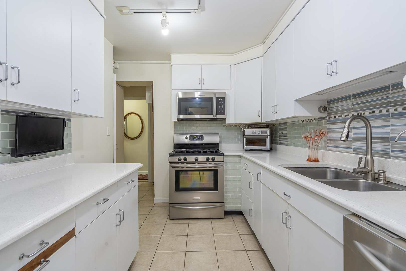 850 N Dewitt Place #9AC, Chicago, IL 60611