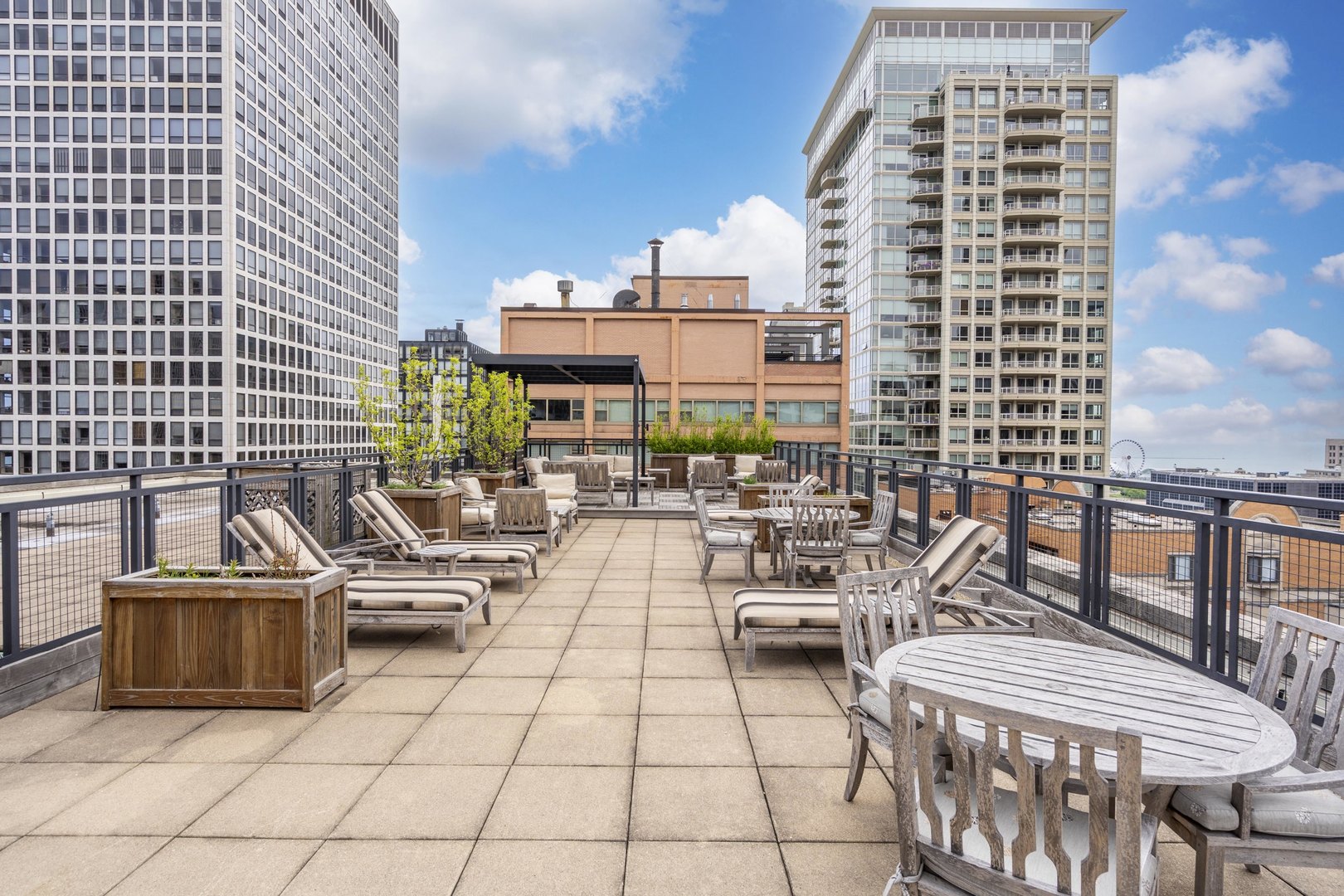 850 N Dewitt Place #9AC, Chicago, IL 60611