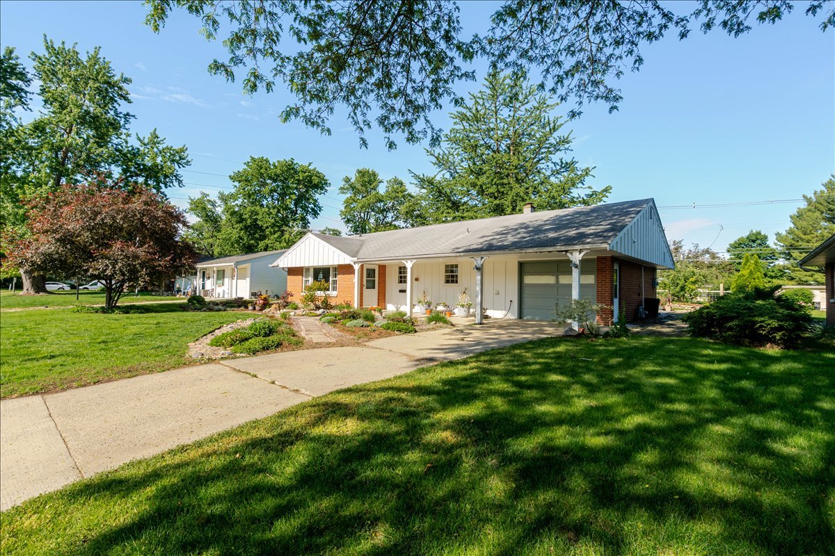 921 Vale Street, Bloomington, IL 61701