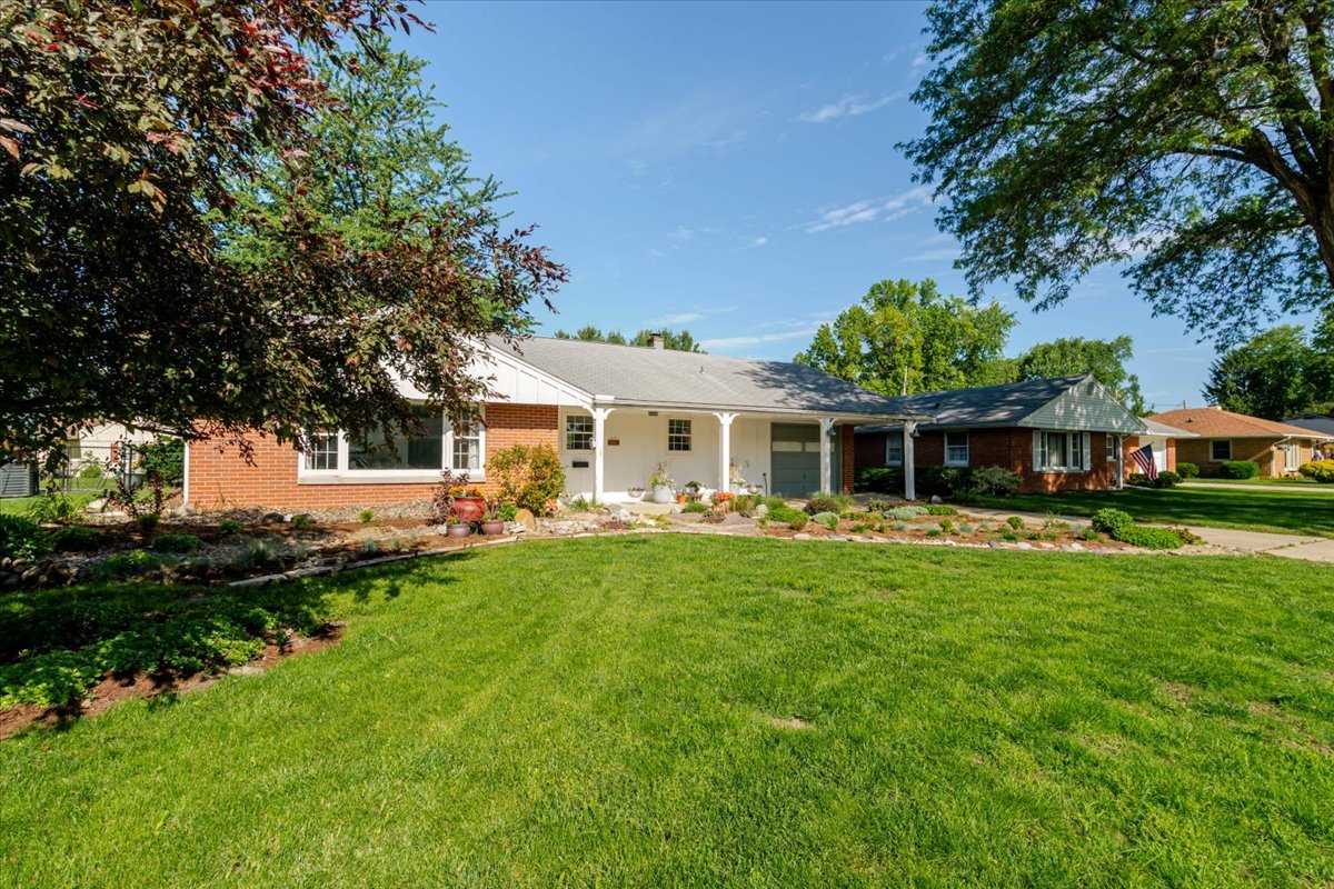 921 Vale Street, Bloomington, IL 61701