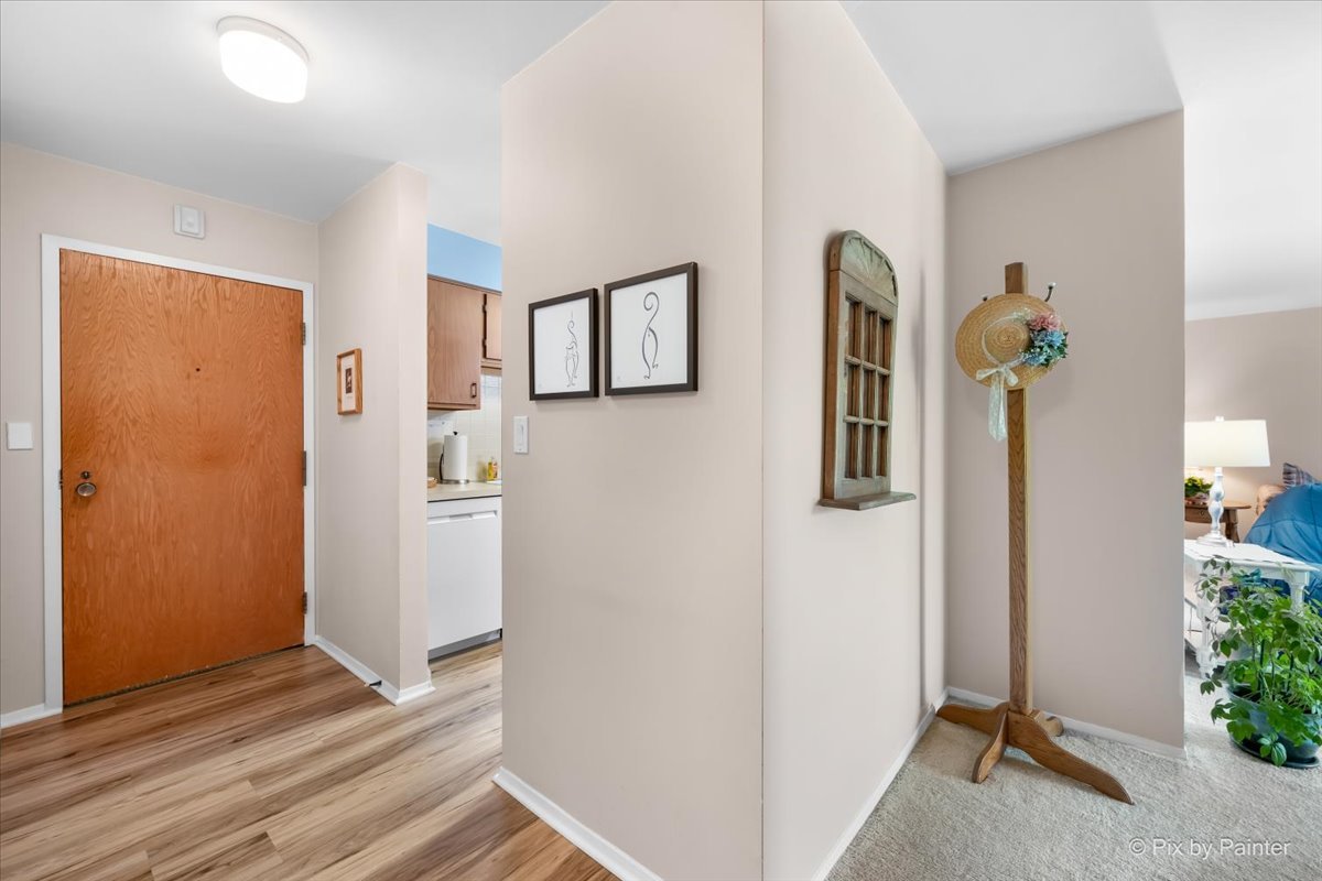 1605 E Central Road #301A, Arlington Heights, IL 60005