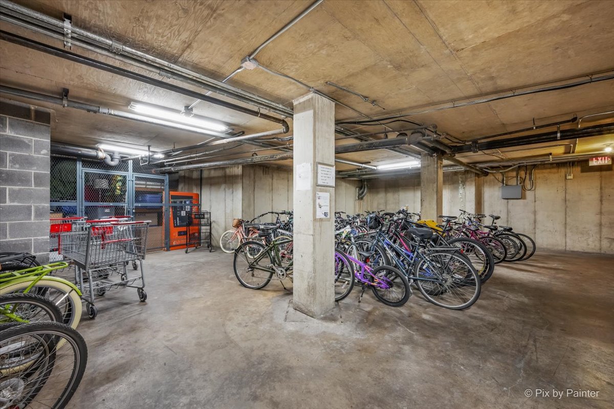 1605 E Central Road #301A, Arlington Heights, IL 60005