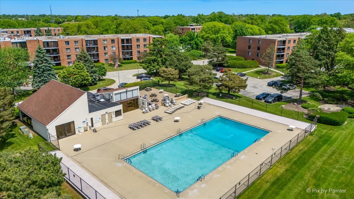 1605 E Central Road #301A, Arlington Heights, IL 60005