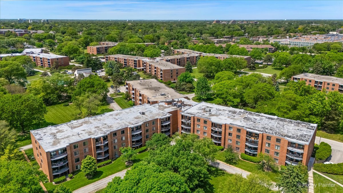 1605 E Central Road #301A, Arlington Heights, IL 60005