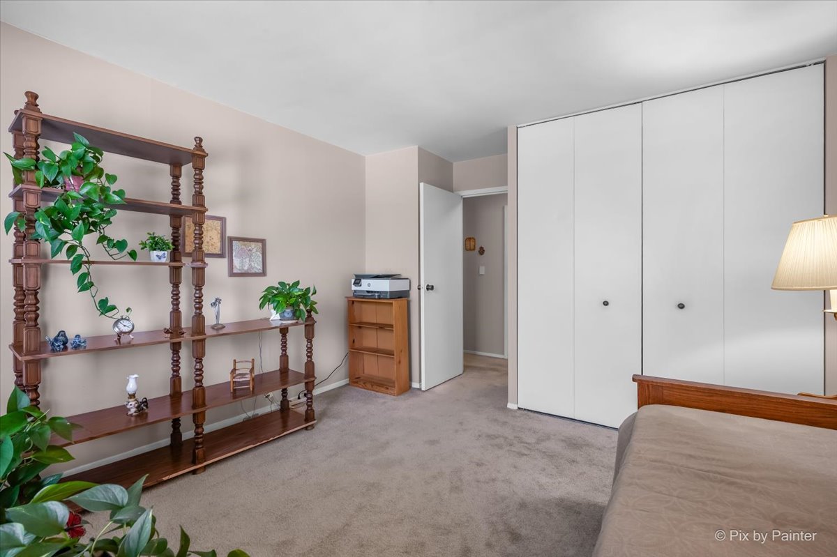 1605 E Central Road #301A, Arlington Heights, IL 60005