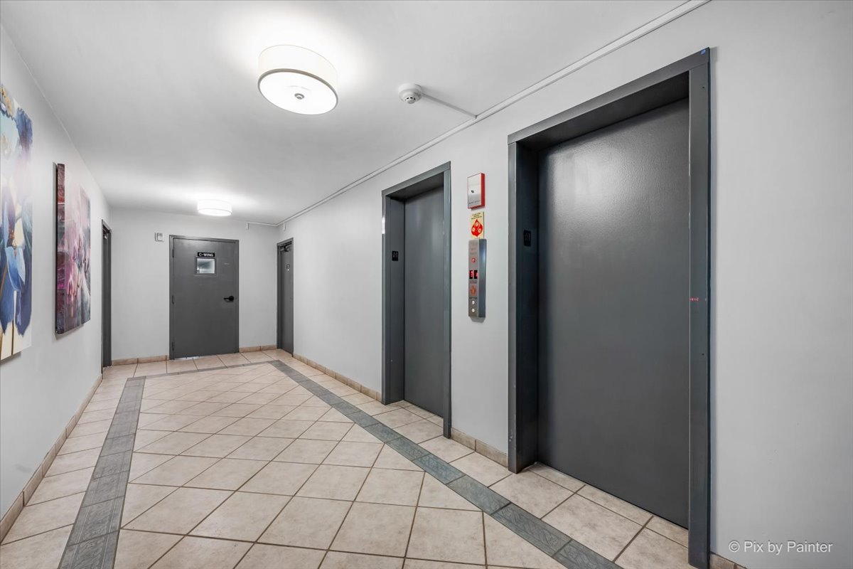 1605 E Central Road #301A, Arlington Heights, IL 60005