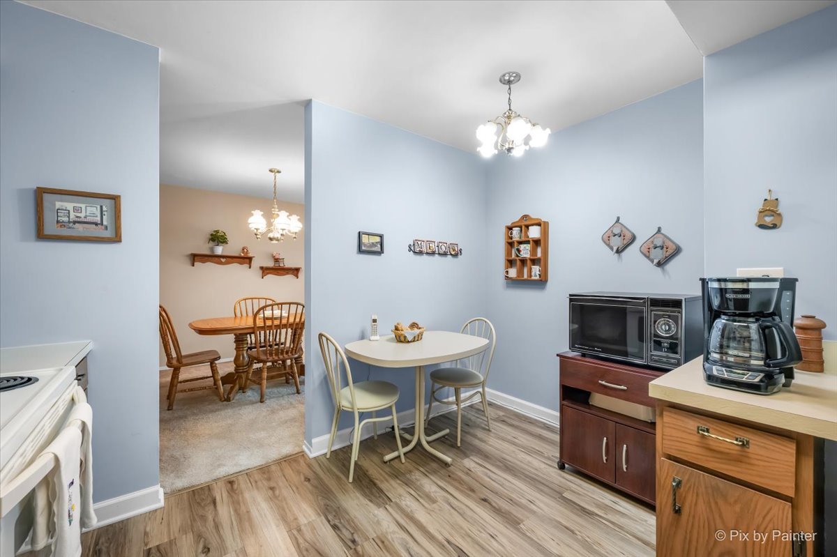 1605 E Central Road #301A, Arlington Heights, IL 60005