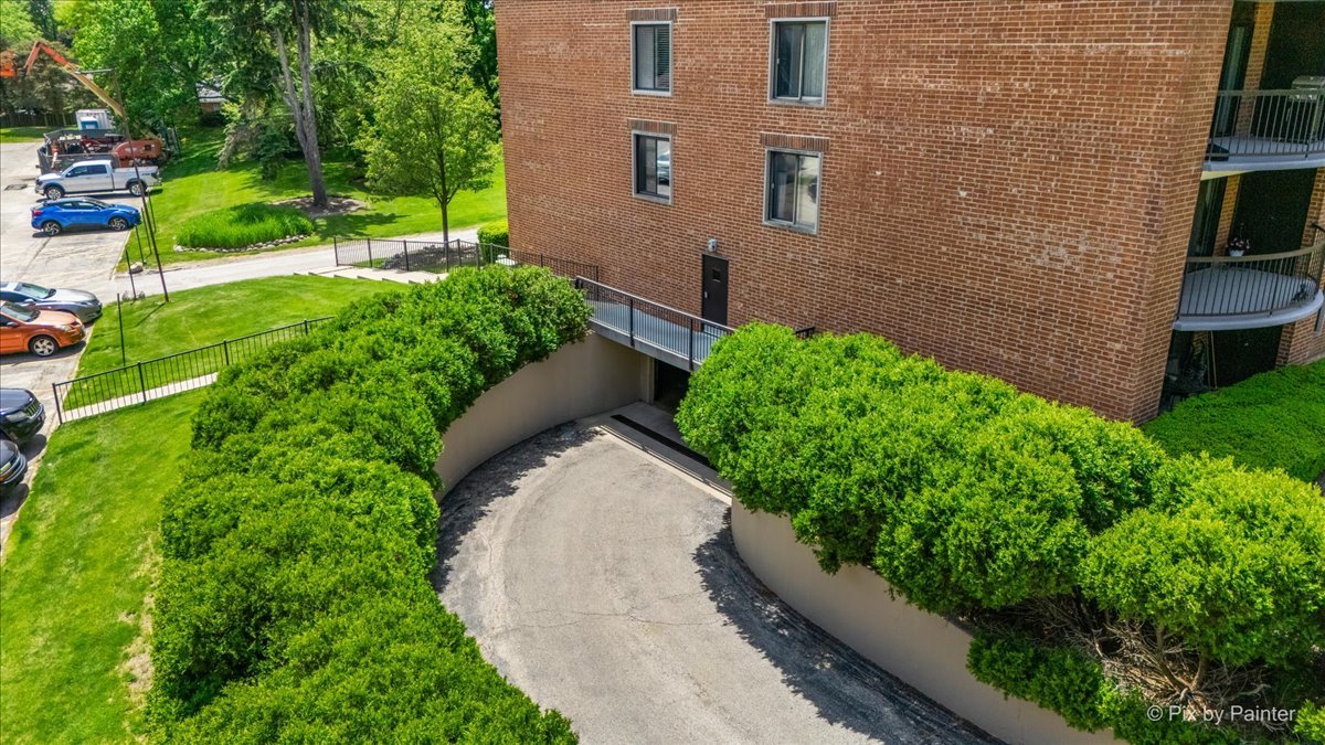 1605 E Central Road #301A, Arlington Heights, IL 60005