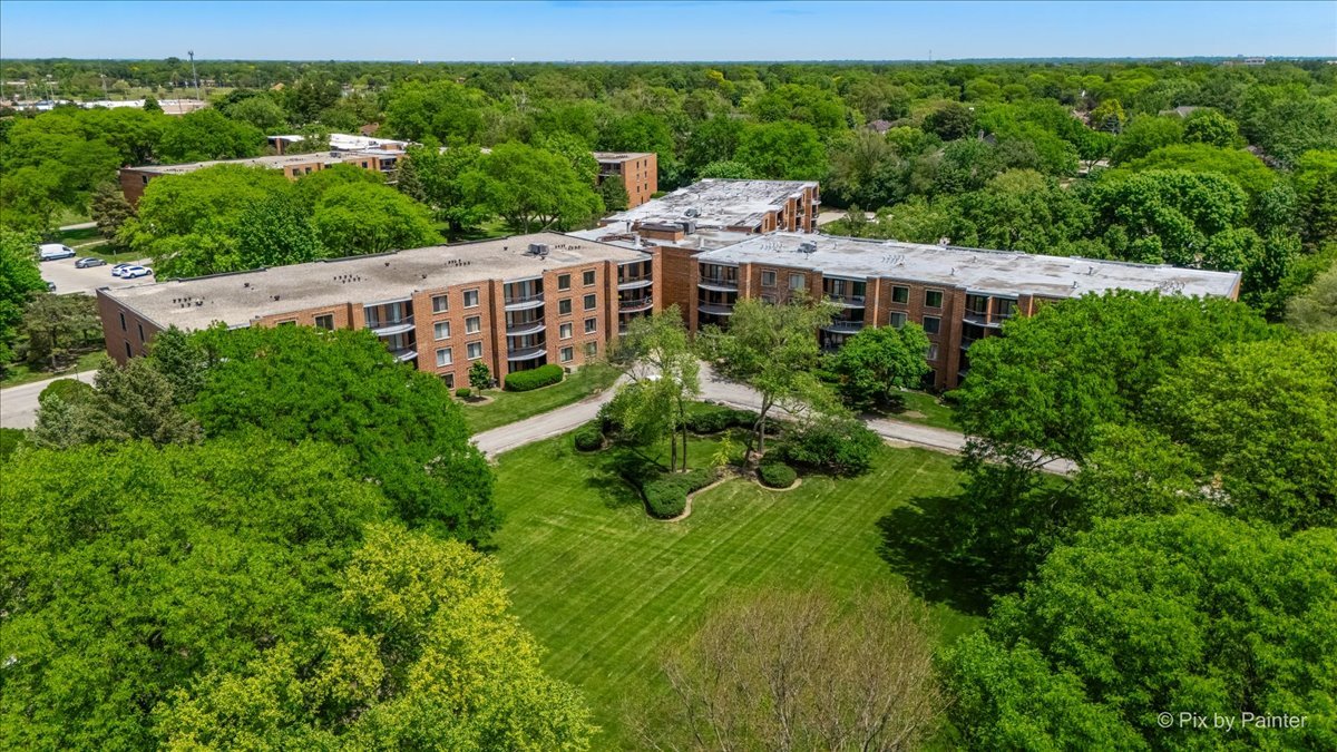 1605 E Central Road #301A, Arlington Heights, IL 60005