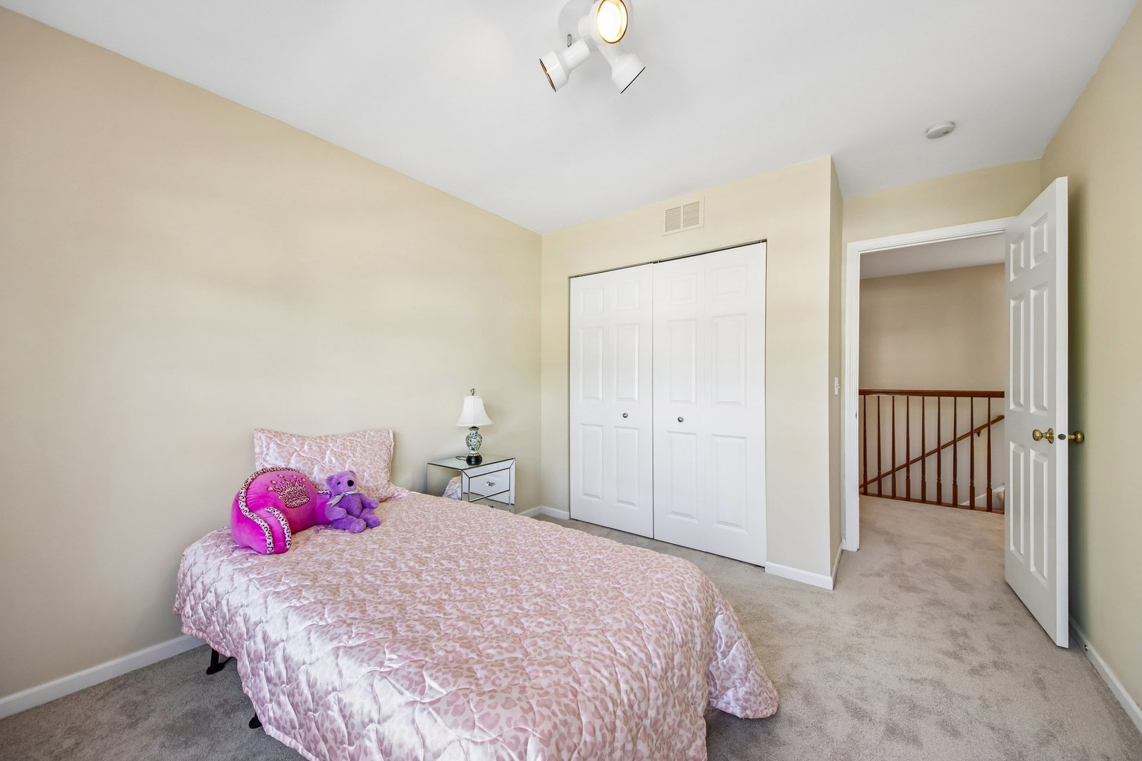 623 N Overlook Trail, Round Lake, IL 60073