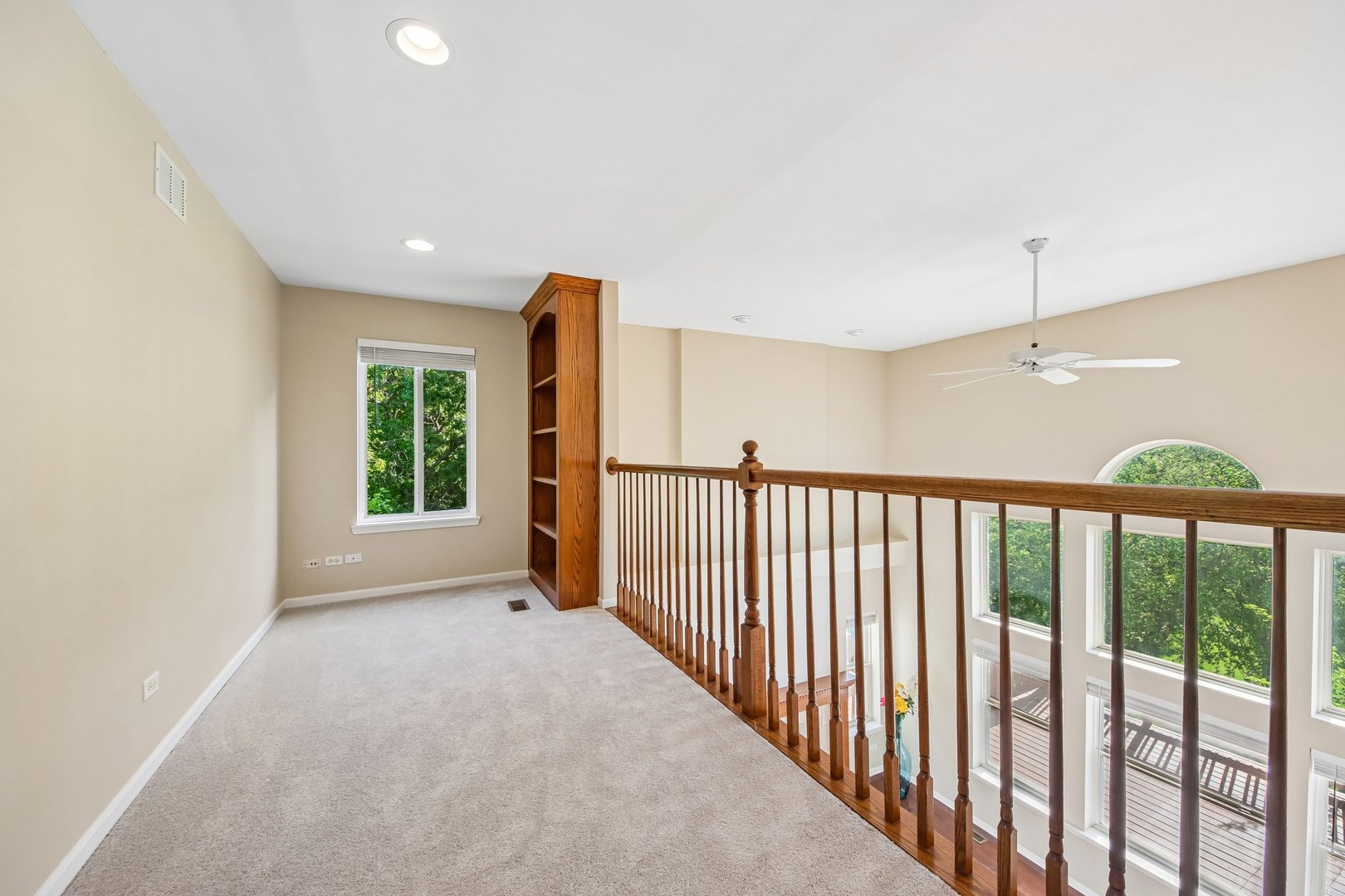 623 N Overlook Trail, Round Lake, IL 60073