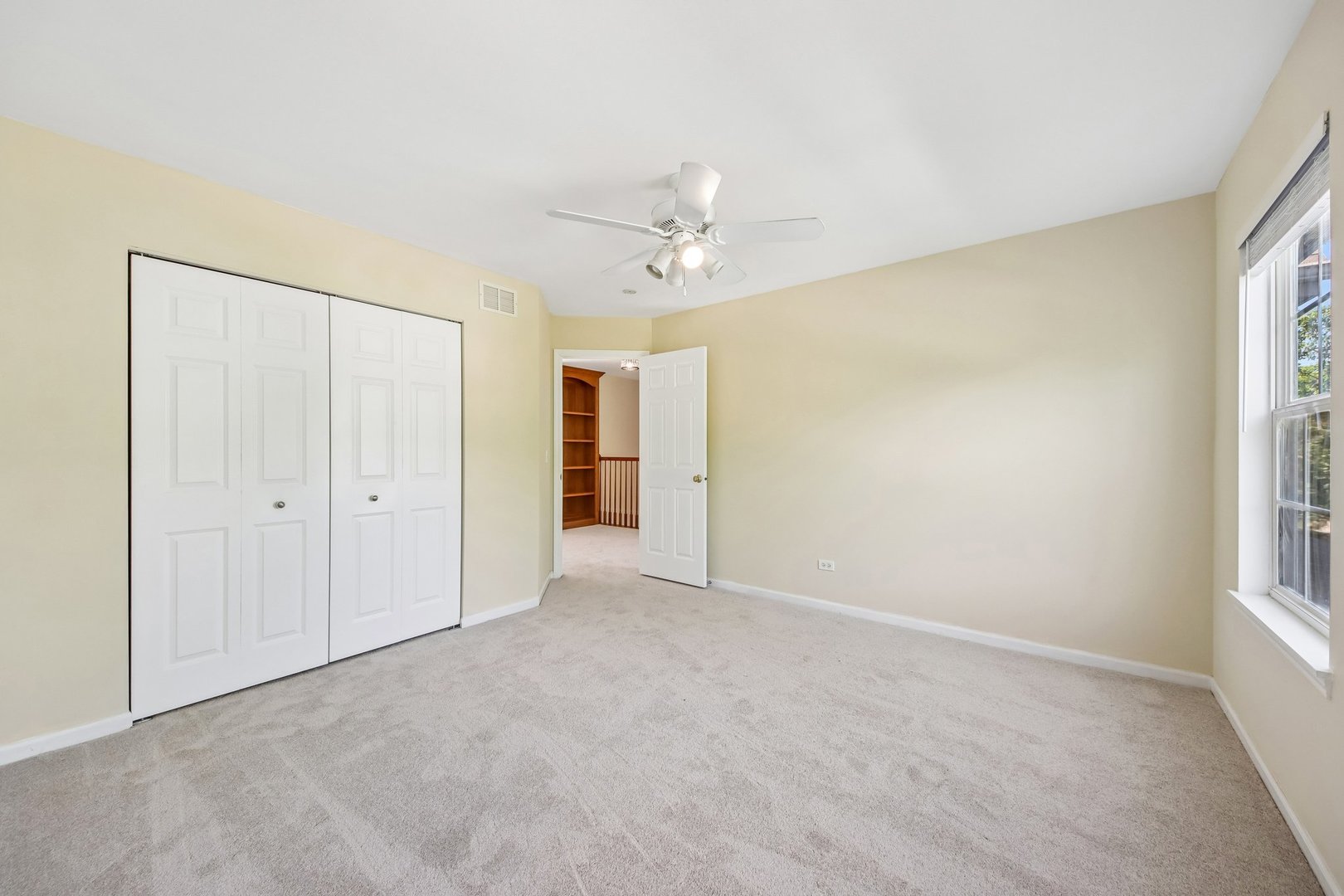 623 N Overlook Trail, Round Lake, IL 60073