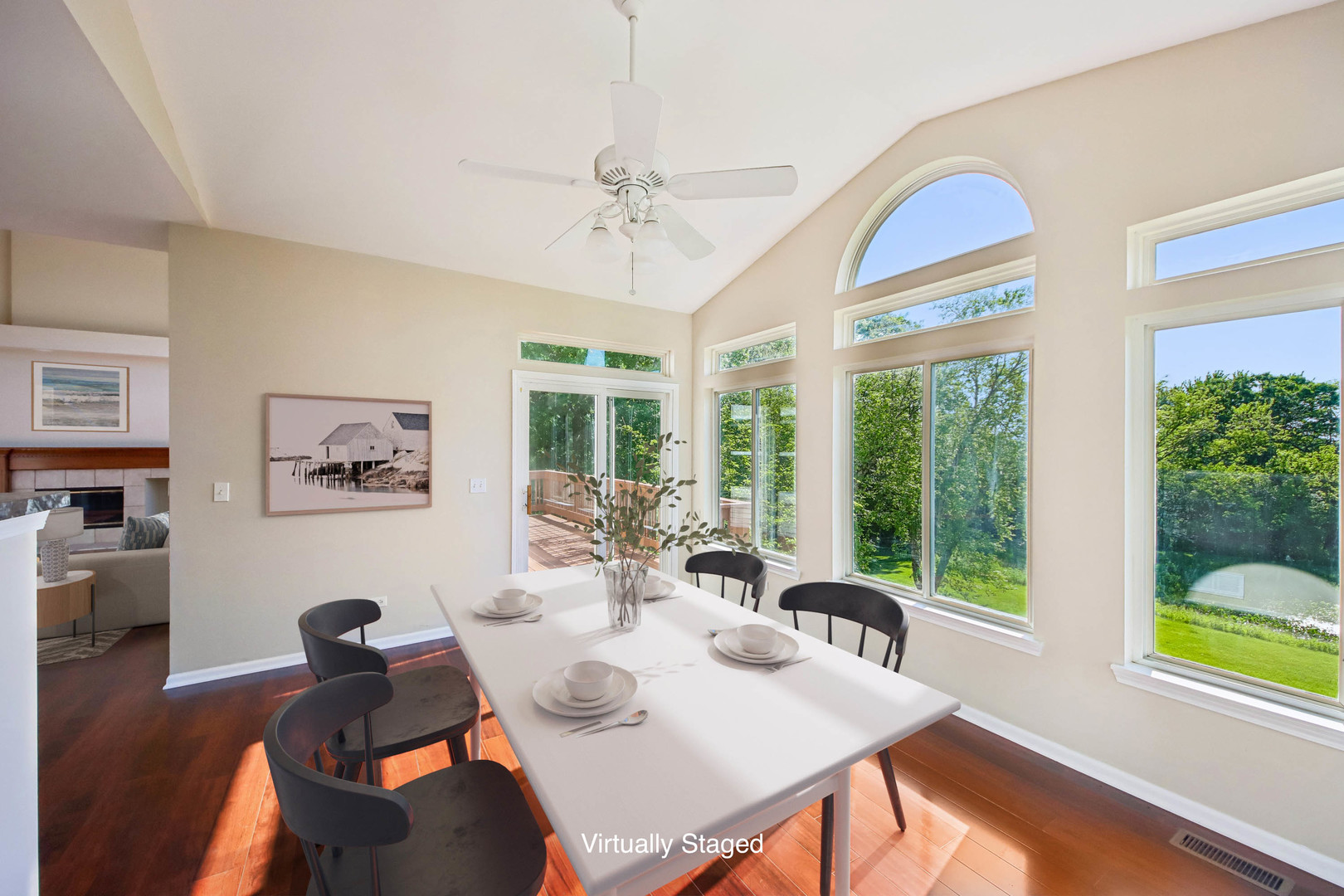 623 N Overlook Trail, Round Lake, IL 60073