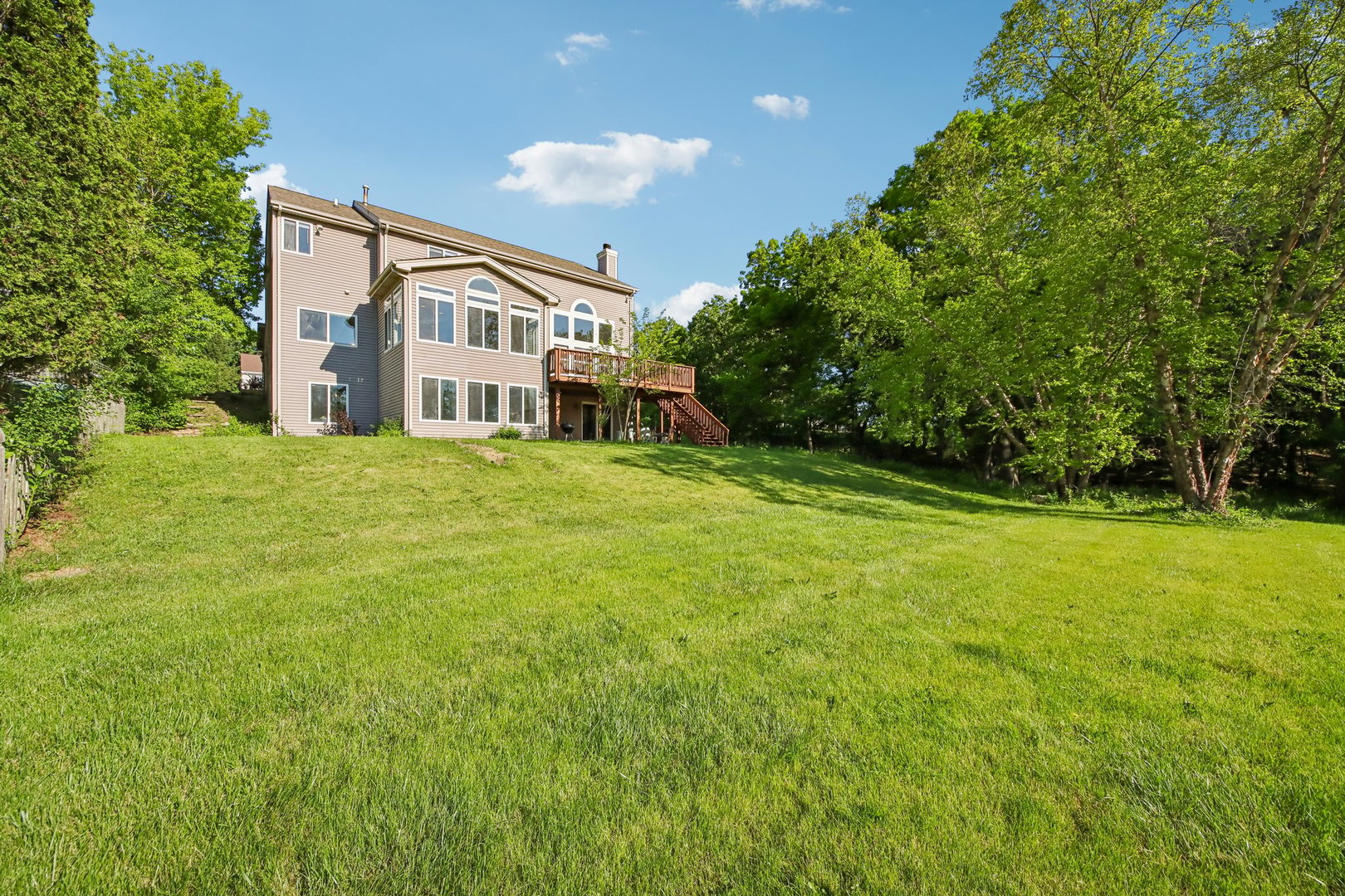 623 N Overlook Trail, Round Lake, IL 60073