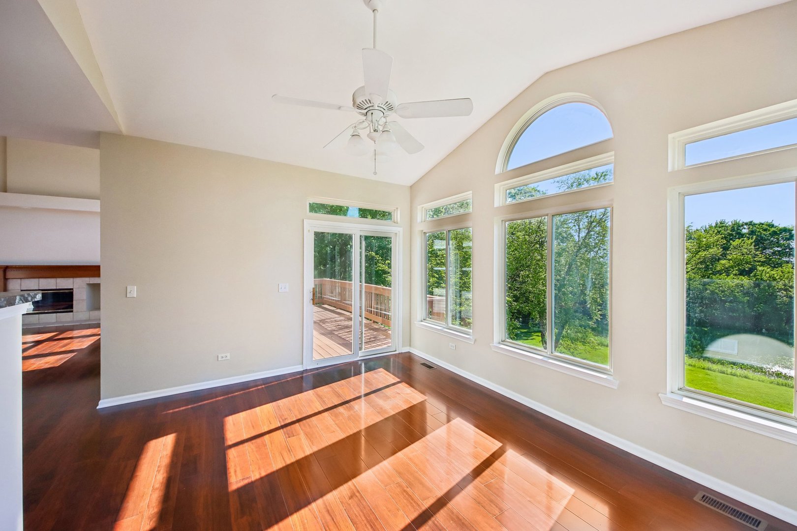 623 N Overlook Trail, Round Lake, IL 60073
