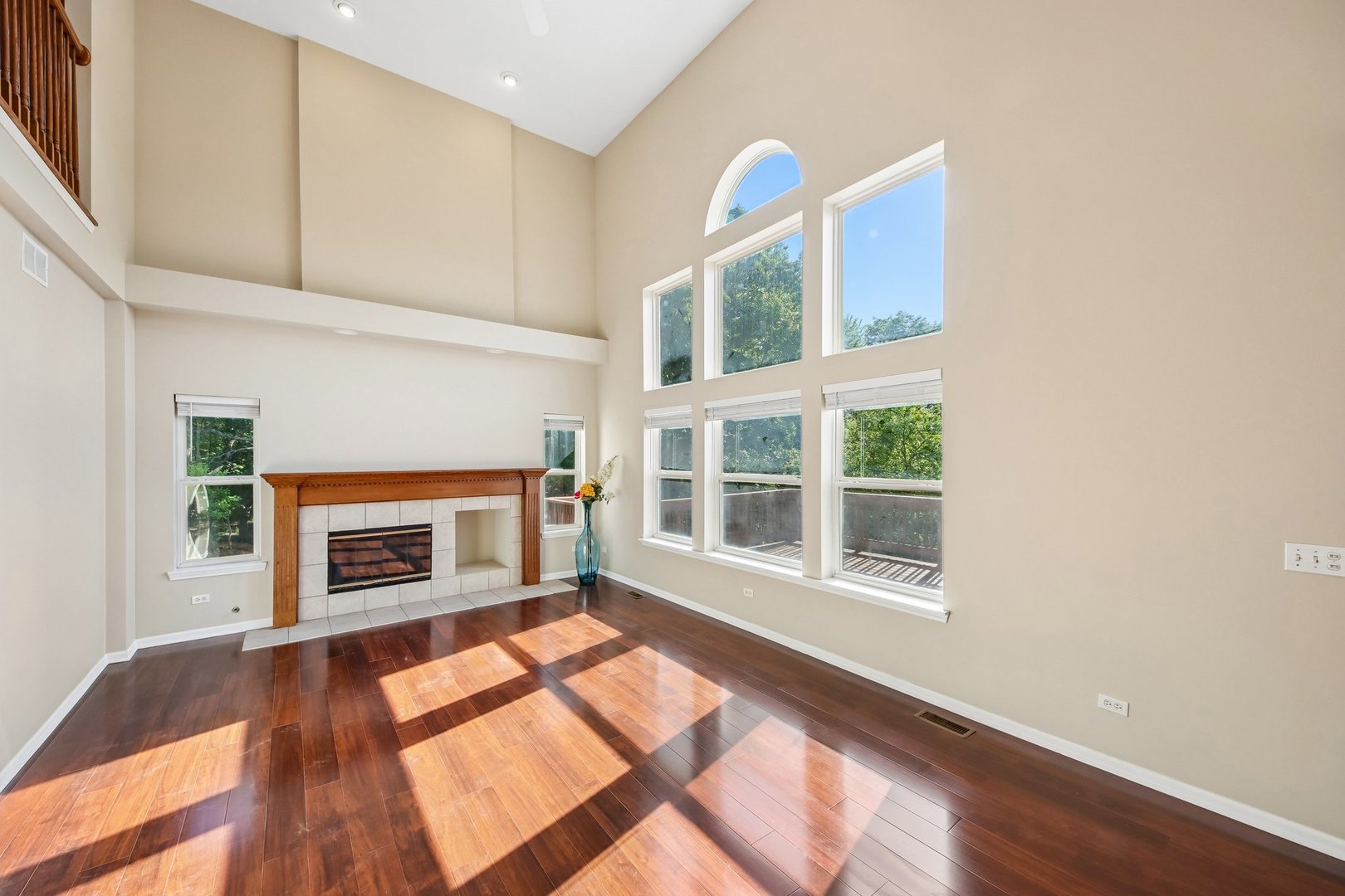 623 N Overlook Trail, Round Lake, IL 60073