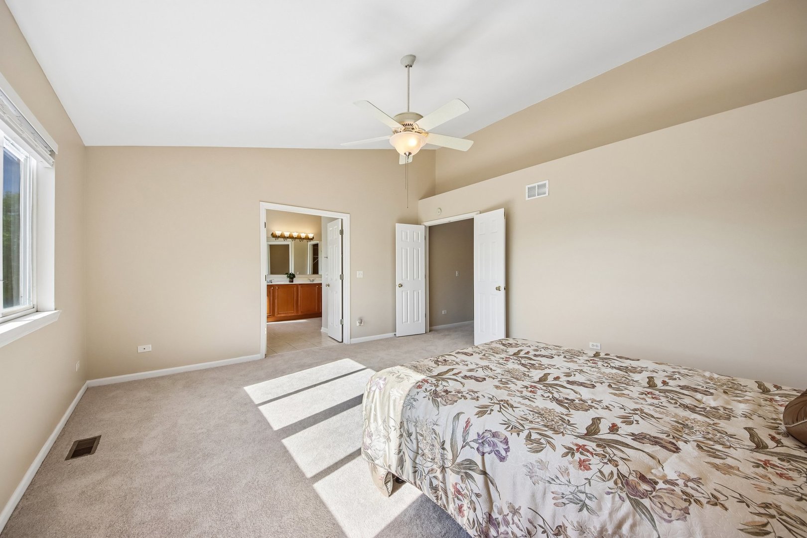 623 N Overlook Trail, Round Lake, IL 60073