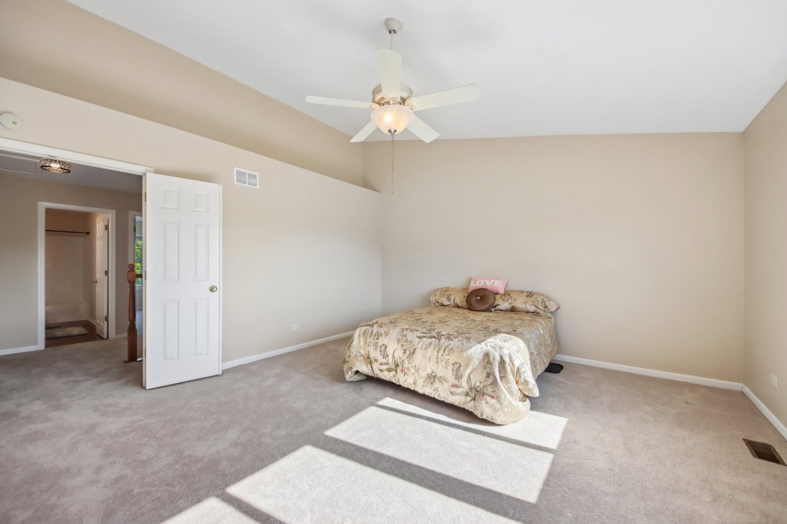 623 N Overlook Trail, Round Lake, IL 60073