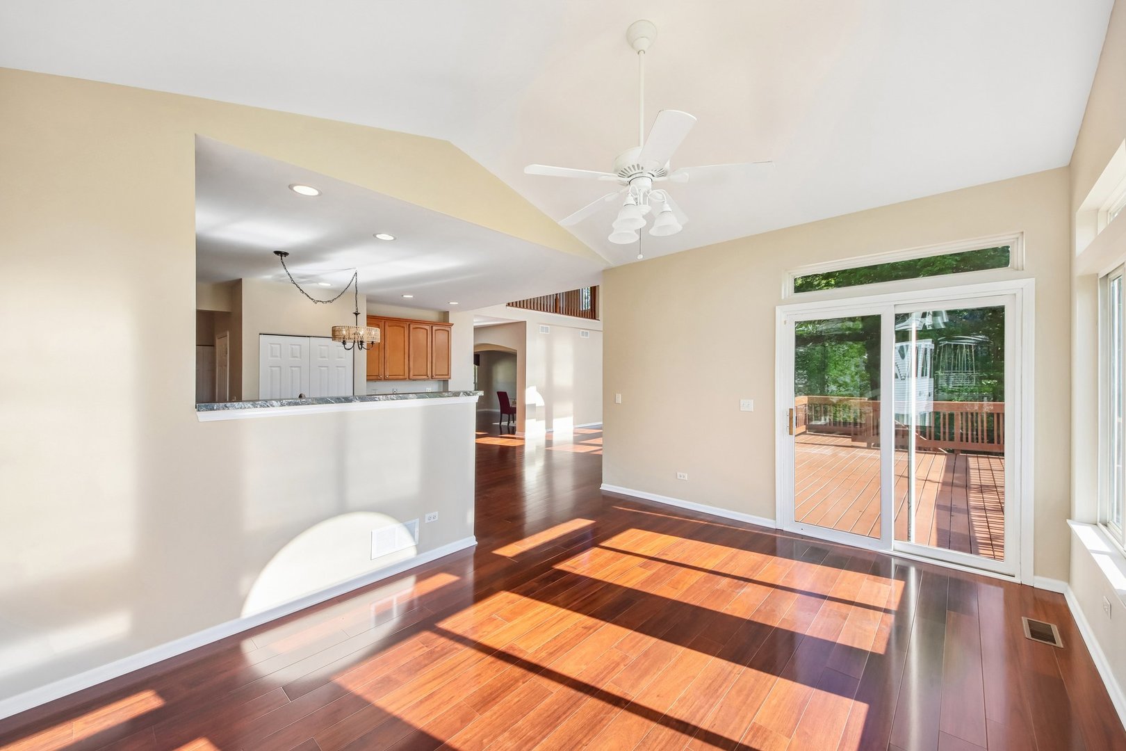 623 N Overlook Trail, Round Lake, IL 60073
