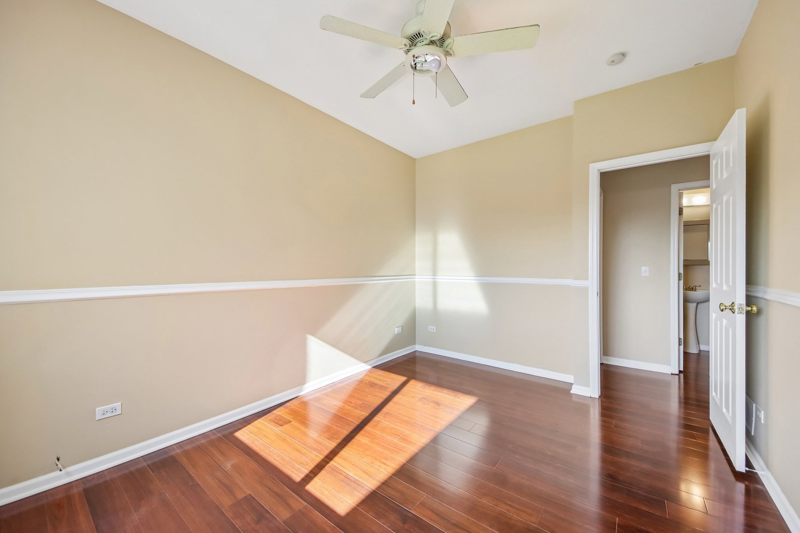 623 N Overlook Trail, Round Lake, IL 60073