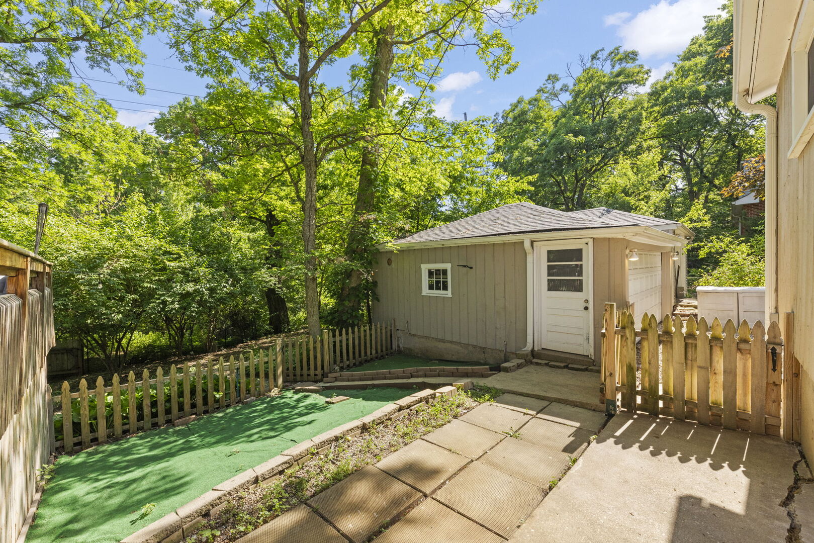 21W363 Walnut Road, Glen Ellyn, IL 60137