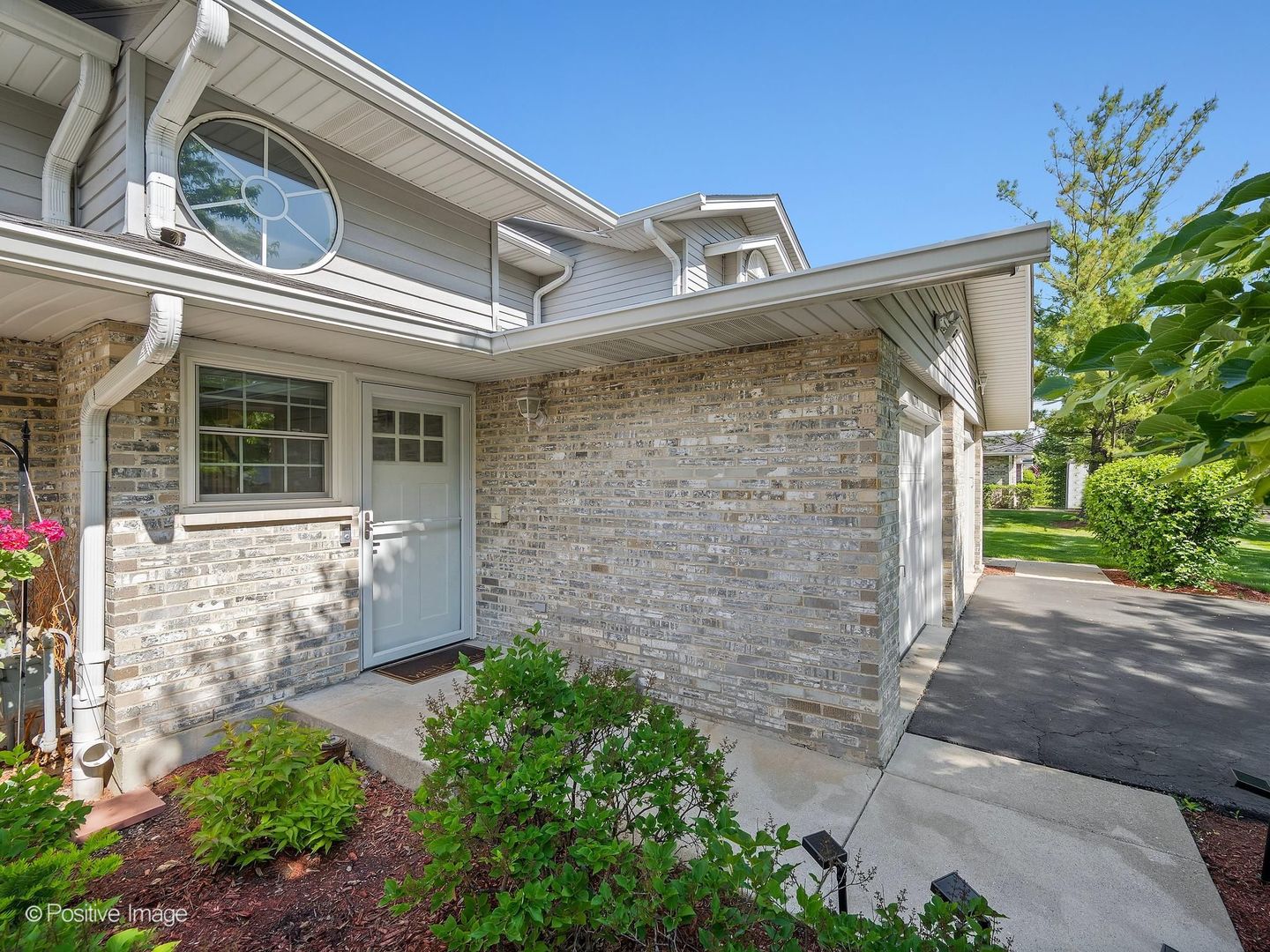 718 N Tamarac Boulevard, Addison, IL 60101