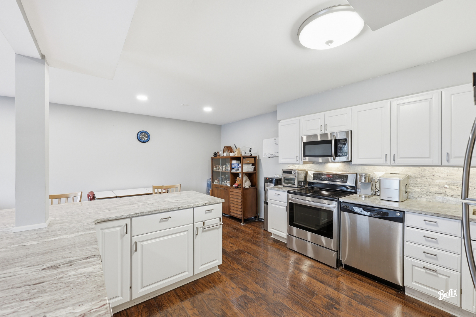 925 Spring Hill Drive #212, Northbrook, IL 60062