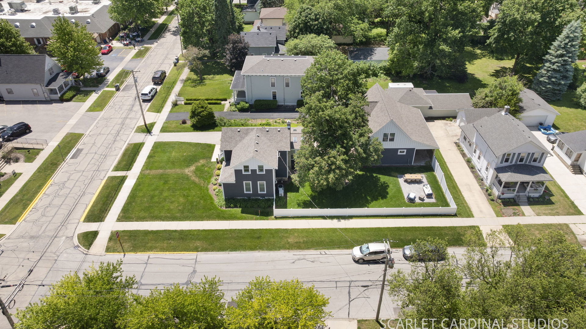 27 N Lincoln Street, Batavia, IL 60510