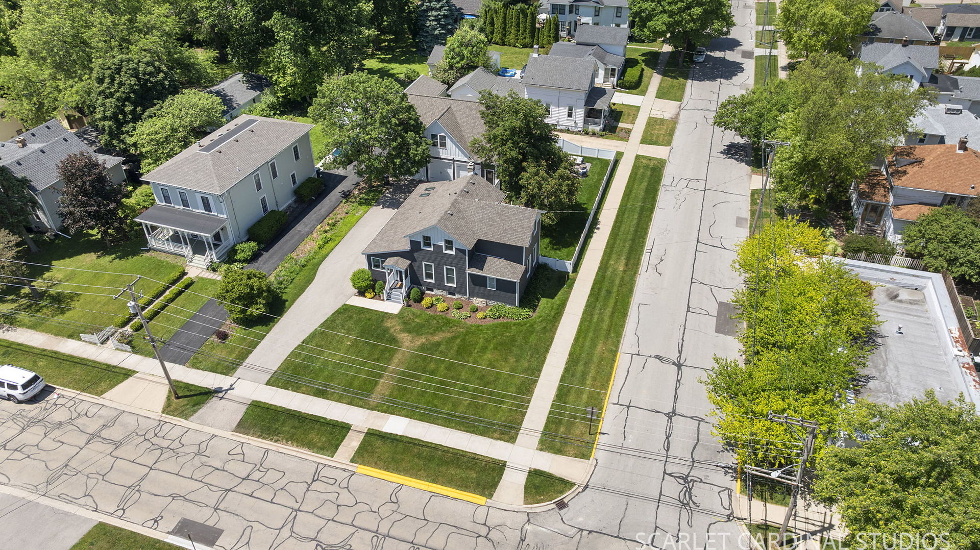 27 N Lincoln Street, Batavia, IL 60510