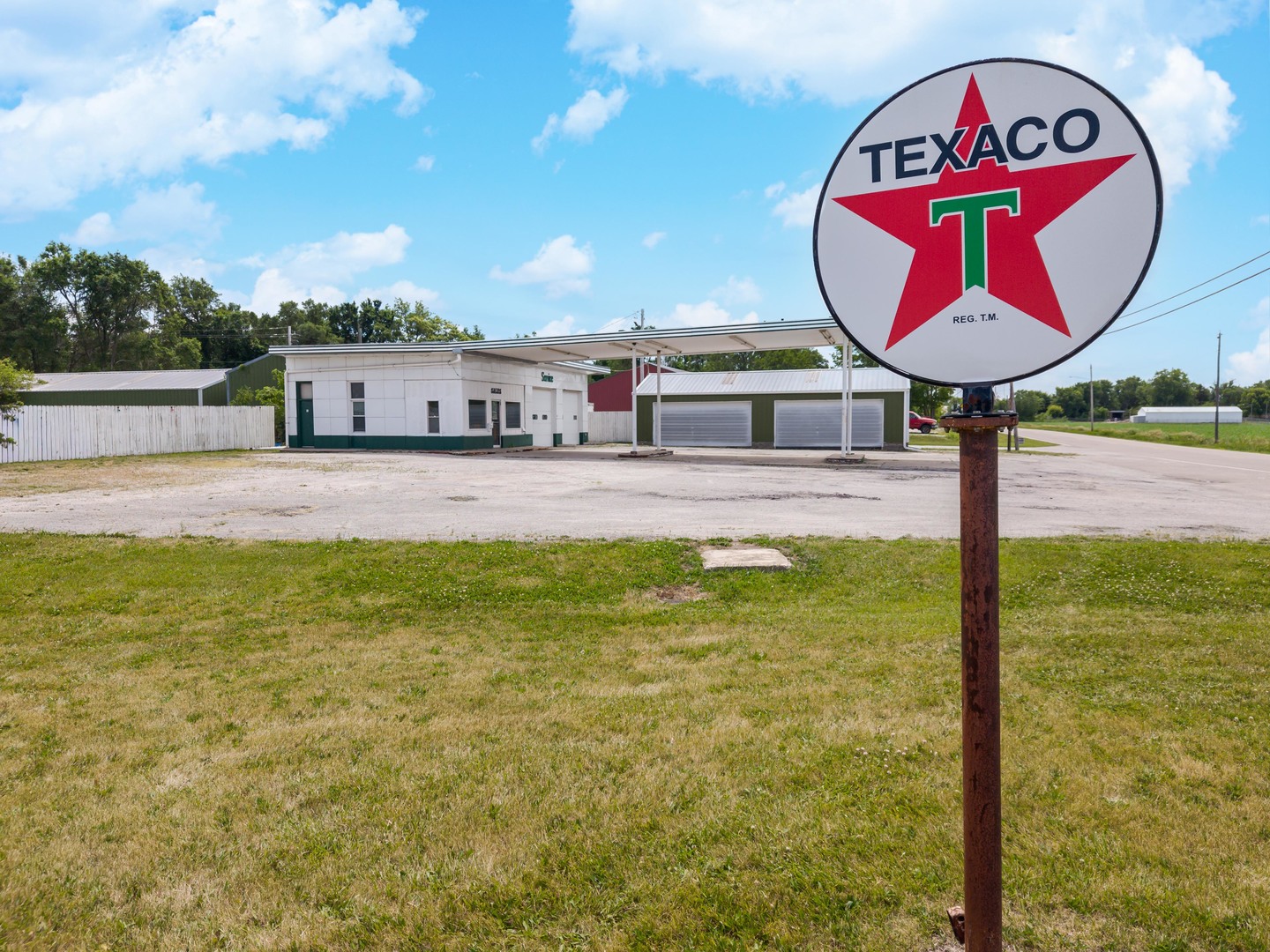 504 N Division Street, Chenoa, IL 61726