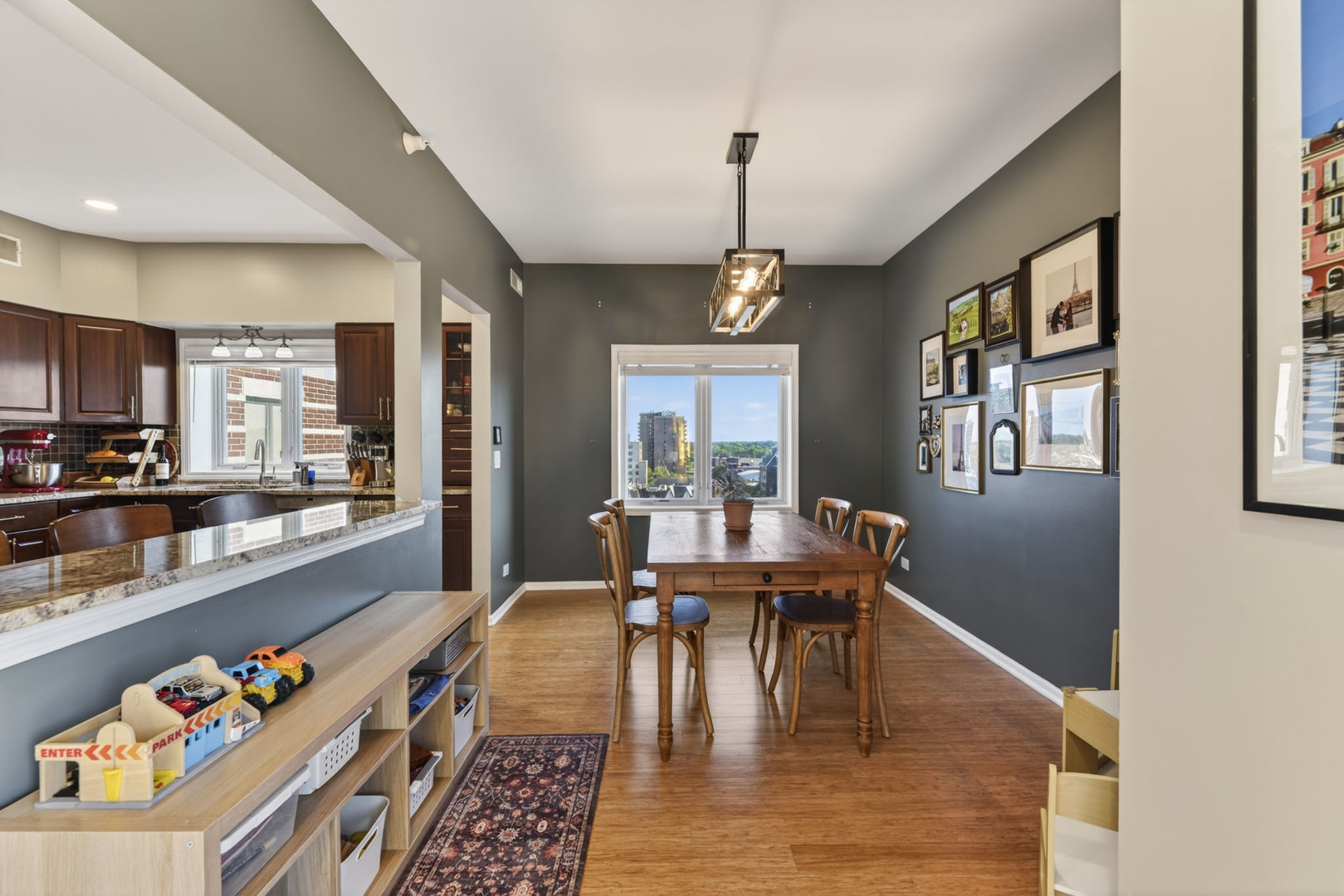 201 N Vail Avenue #807, Arlington Heights, IL 60004