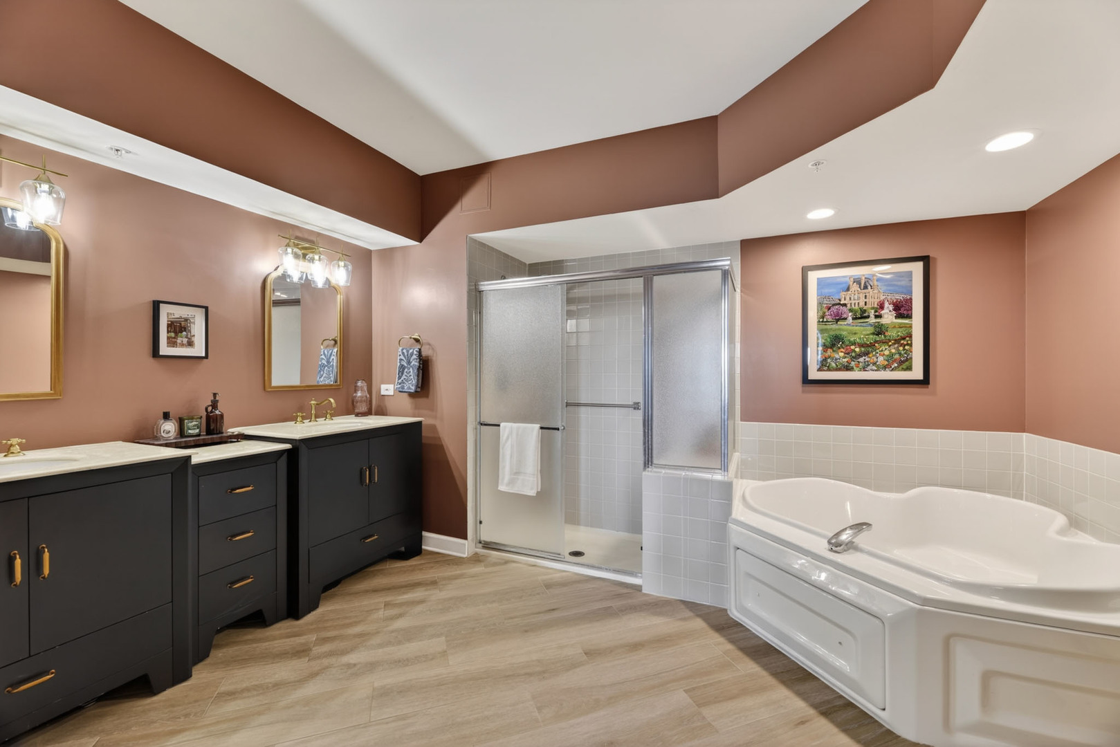 201 N Vail Avenue #807, Arlington Heights, IL 60004