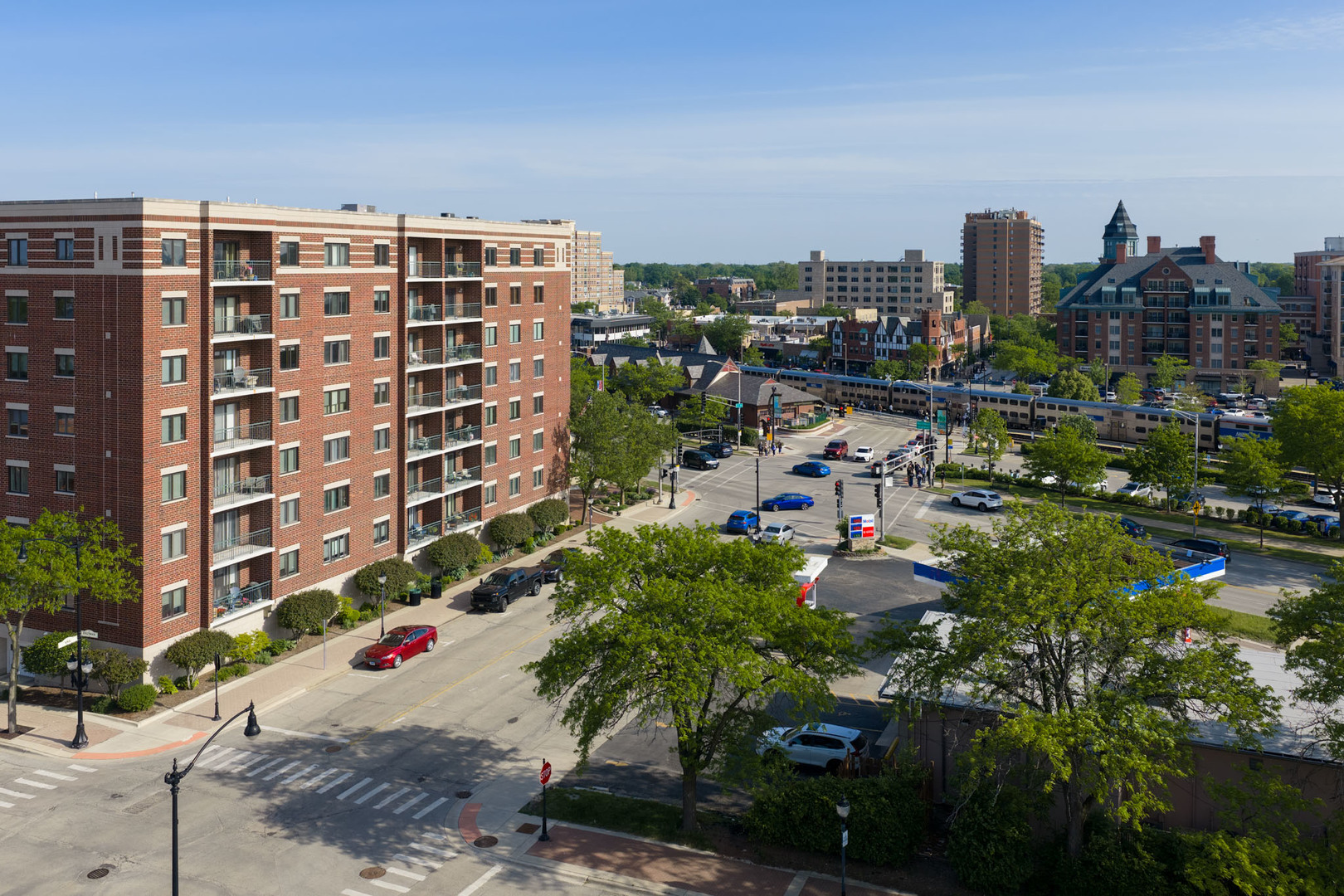 201 N Vail Avenue #807, Arlington Heights, IL 60004