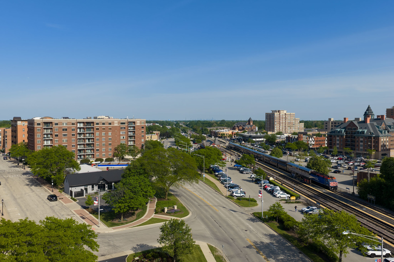 201 N Vail Avenue #807, Arlington Heights, IL 60004