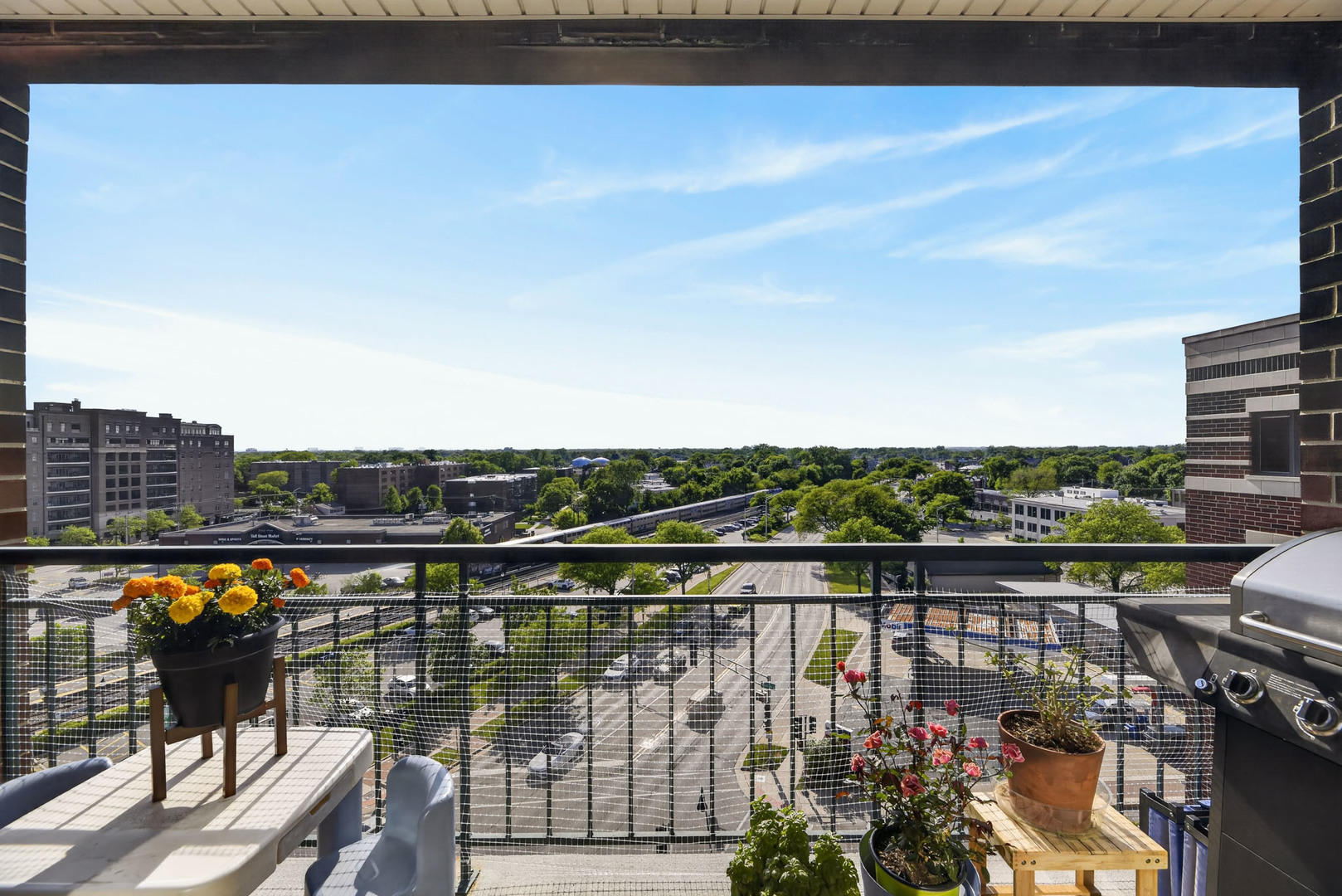 201 N Vail Avenue #807, Arlington Heights, IL 60004
