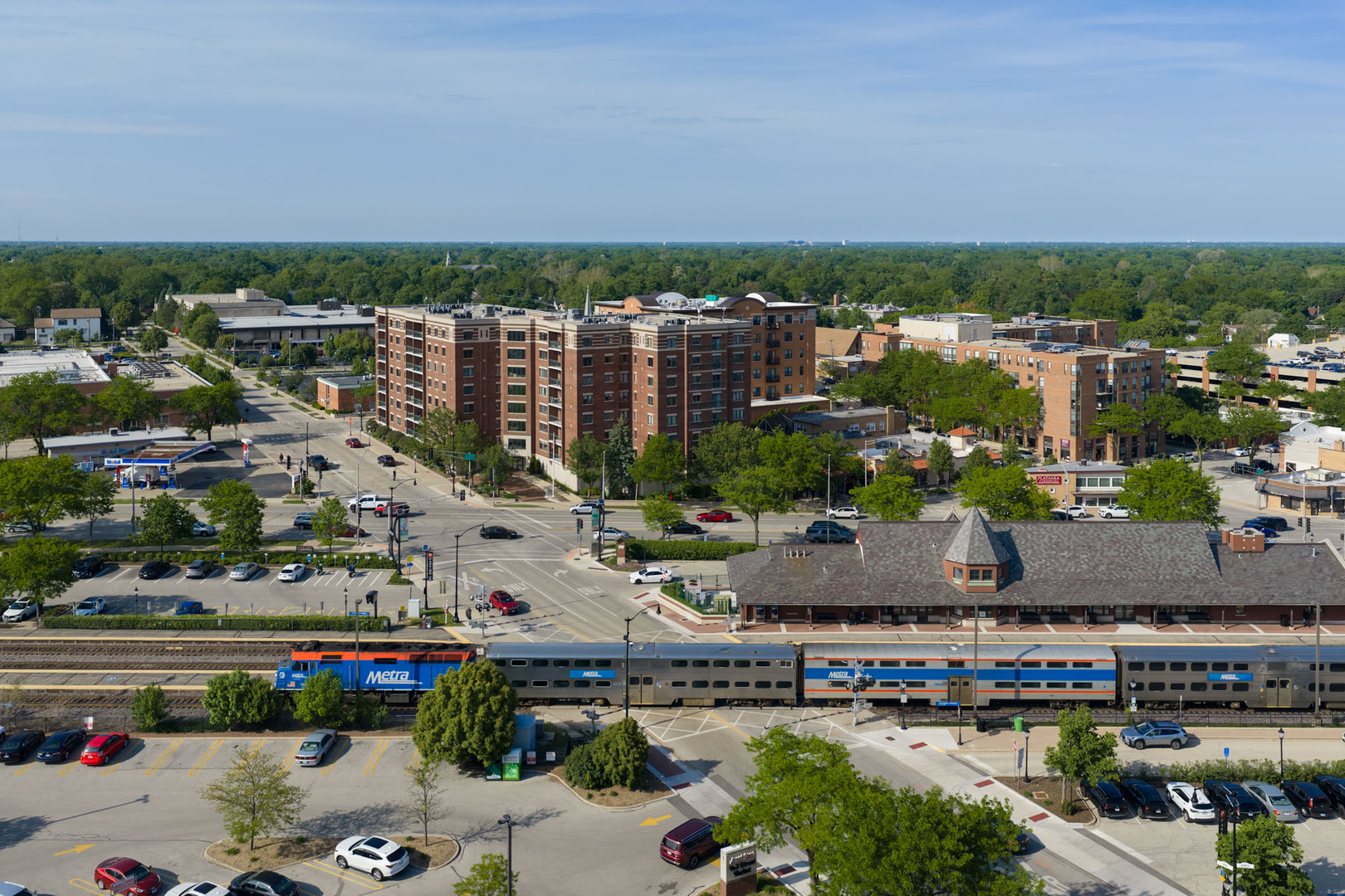 201 N Vail Avenue #807, Arlington Heights, IL 60004