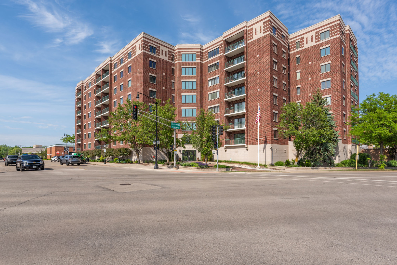 201 N Vail Avenue #807, Arlington Heights, IL 60004