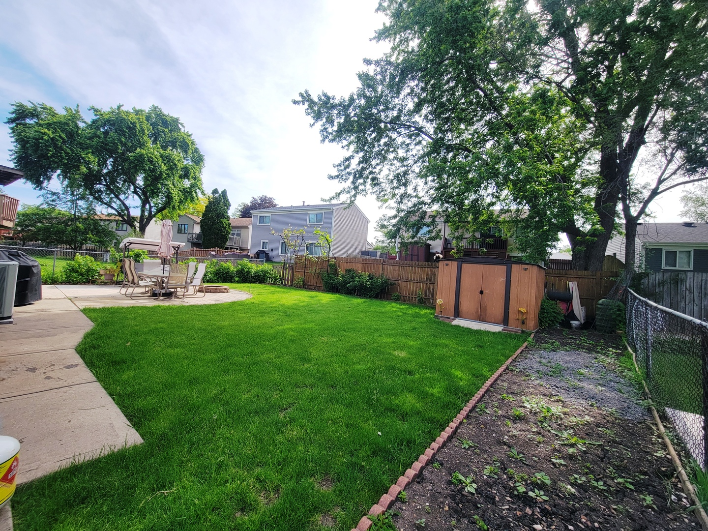 755 Rodenburg Road, Roselle, IL 60172