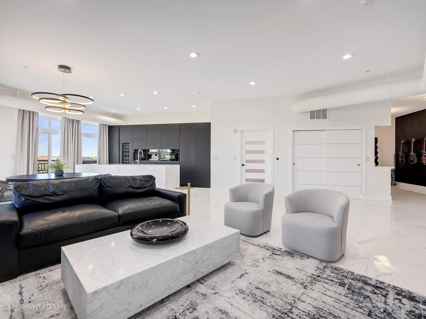 450 Village Center Drive #407, Burr Ridge, IL 60527