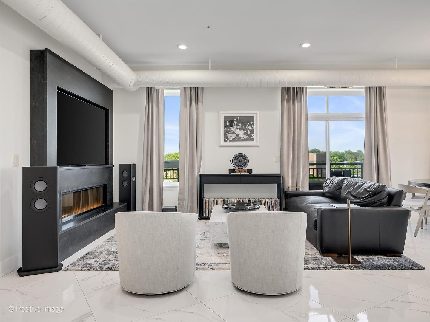 450 Village Center Drive #407, Burr Ridge, IL 60527