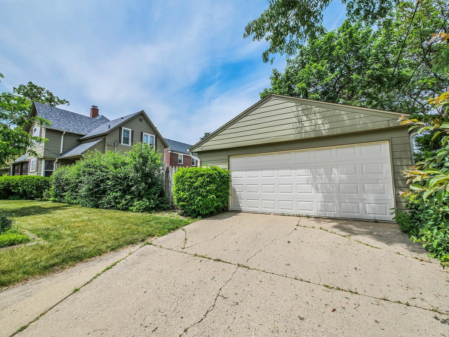 433 Arlington Avenue, Elgin, IL 60120