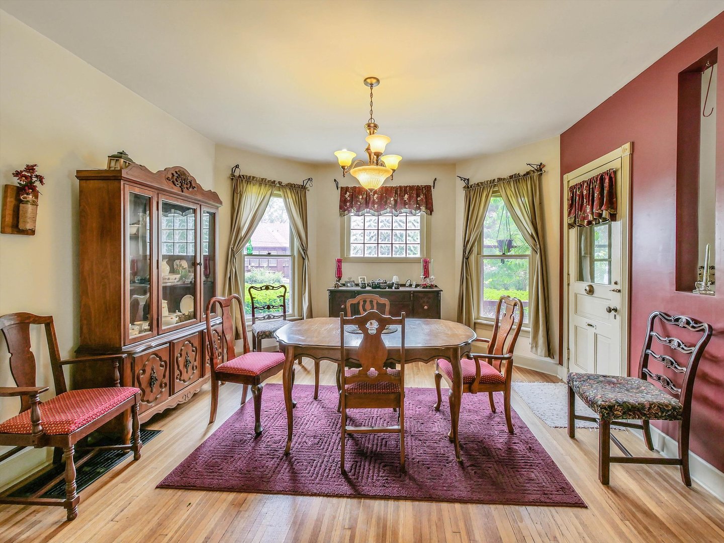 433 Arlington Avenue, Elgin, IL 60120