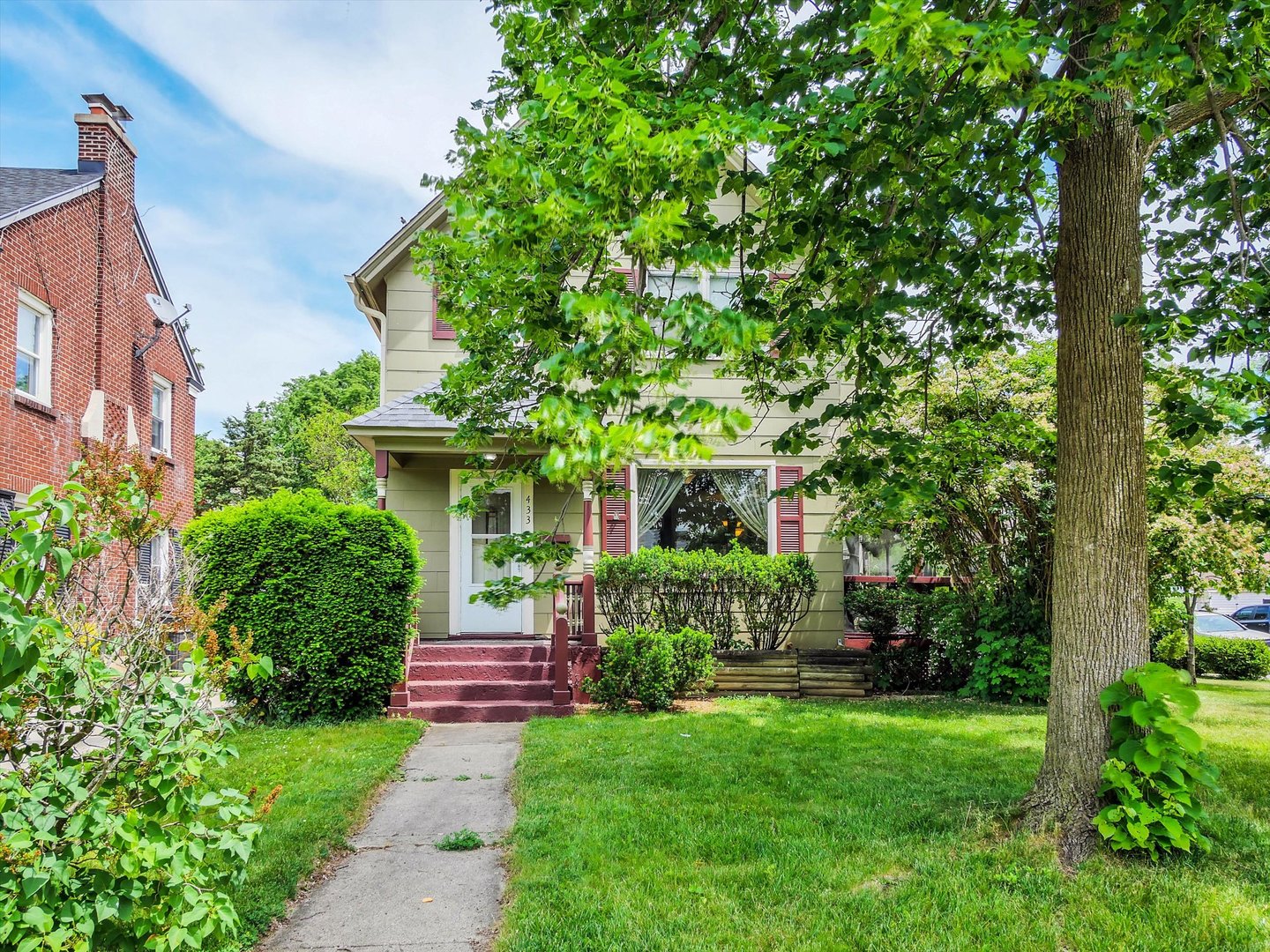 433 Arlington Avenue, Elgin, IL 60120