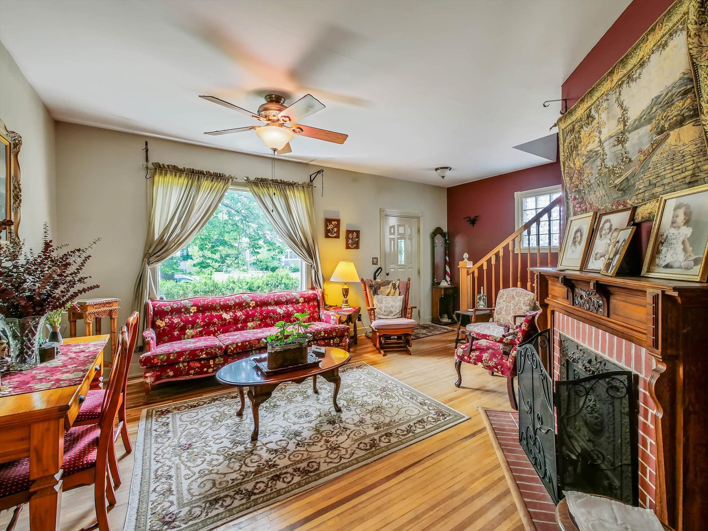 433 Arlington Avenue, Elgin, IL 60120