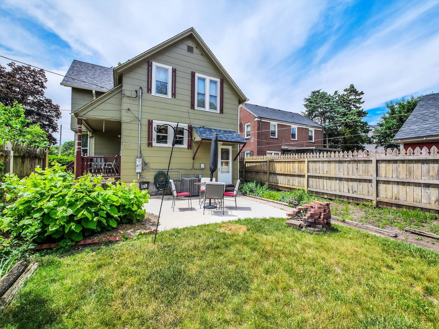 433 Arlington Avenue, Elgin, IL 60120
